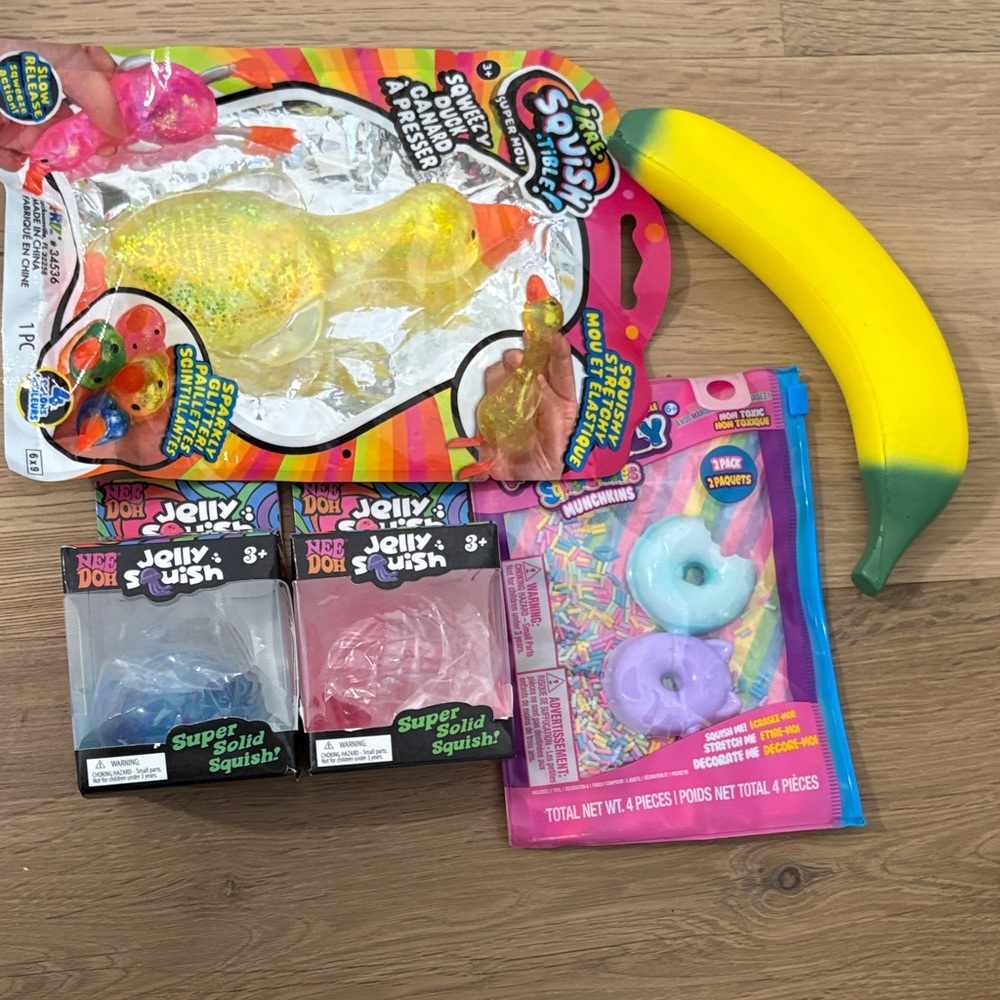 Off brand Needoh jellyfish squish & more. Sale only for a few hours!